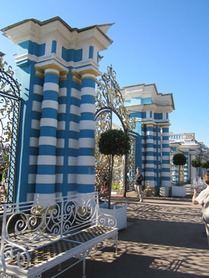 gaudypillars